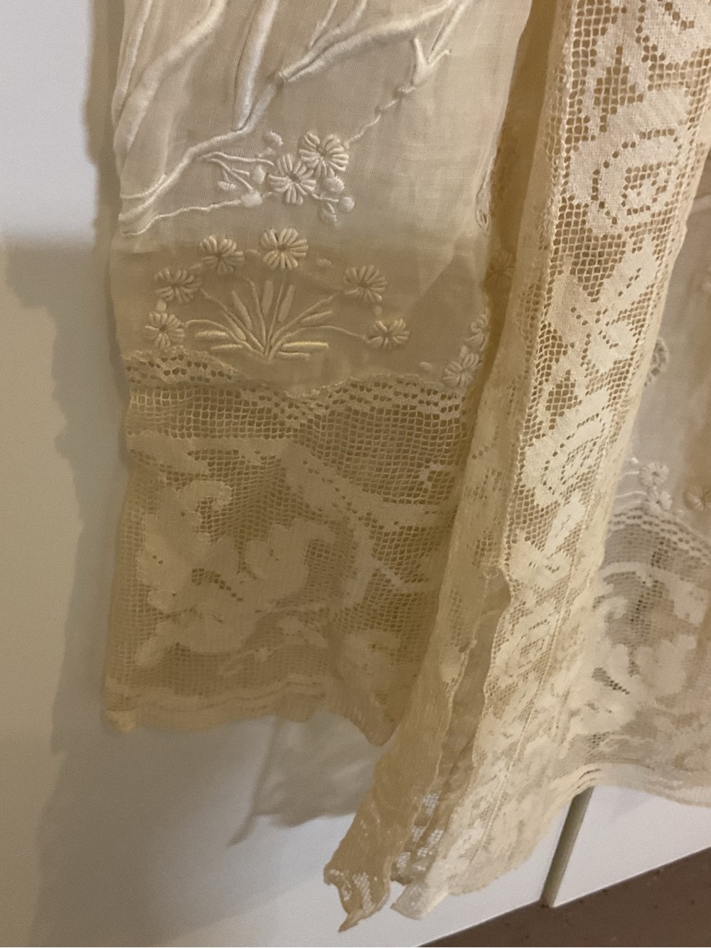 Antique Cream Embroidered Lace Blouse, Edwardian, handmade, over 100 yrs old - Picture 6 of 12